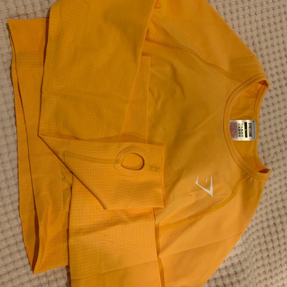 Vital seamless crop yellow